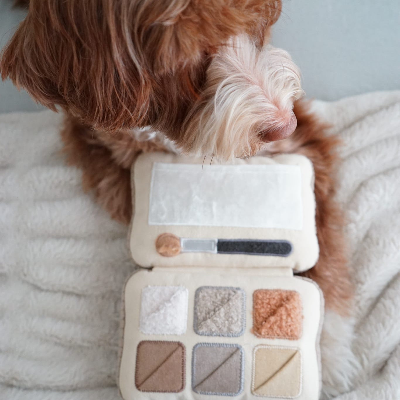 EYESHADOW PALETTE